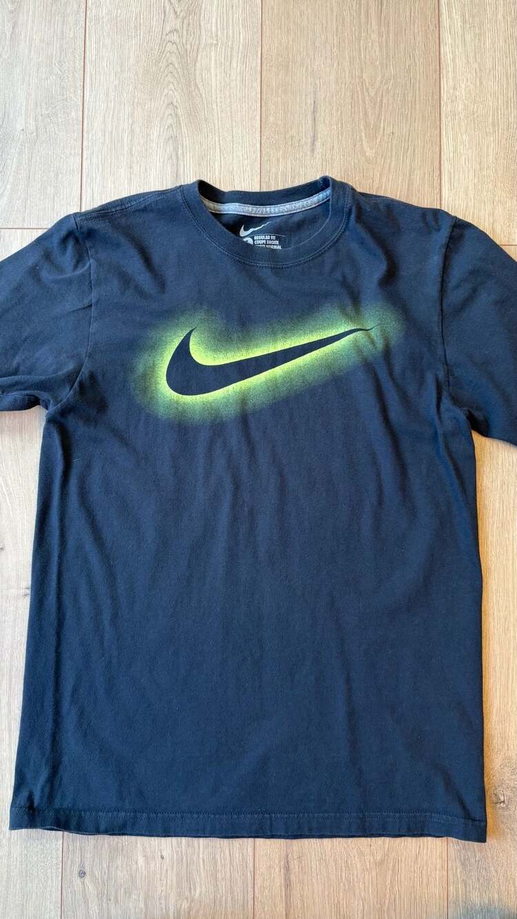Nike Graphic T-Shirt Size S Black Neon Green Swoosh Logo